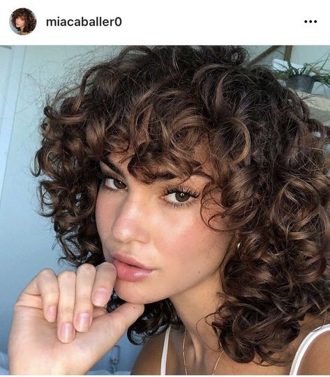 2023 Hair Trends For Curly Hair, Short 3a Hair, 3a Haircut, Short Layered Hair With Bangs, Short Layered Curly Hair, Short Layered Hair, 3a Curly Hair, Dyed Curly Hair, Natural Curly Hair Cuts