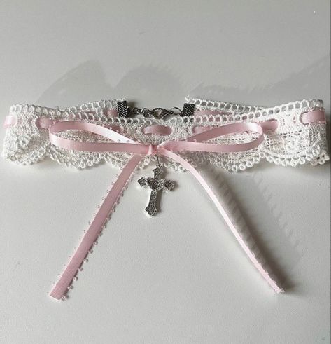 Feminine Hair Accessories, Coquette Accessories Aesthetic, Cute Pink Jewelry, Coquette Accesorios, Coquette Crafts, Coquette Accessory, Pixie Fashion, Coquette Accessories, Feminine Y2k