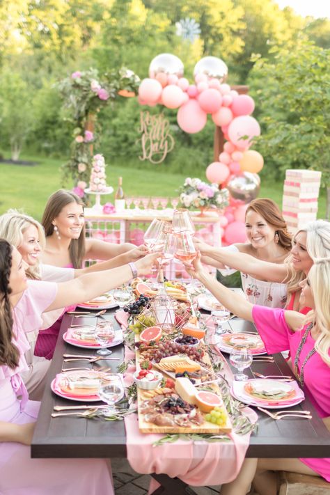 Pink Dinner, Fashionable Hostess, Style Me Pretty Living, Bridal Shower Decorations Diy, Event Decorating, Dinner Party Decorations, Modern Party, Patio Party, Bridal Shower Tea