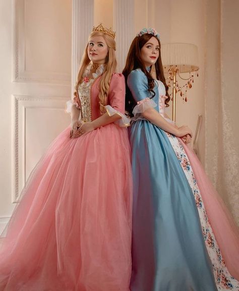 #USA Barbie Cosplay, Retro Ball, Disney Princess Dress Up, Georgian Dress, Princess And The Pauper, Barbie Collector Dolls, Barbie Costume, Princess Photo, Princess Dress Up