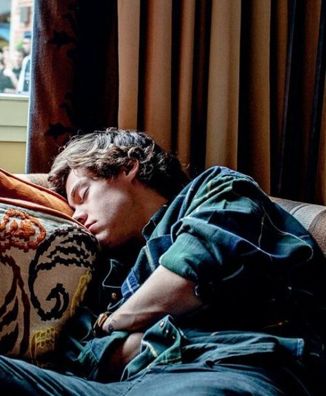 Harry Styles durmiendo como un bebé Harry Styles Sleeping, Harry Styles Face, Harry Styles Lockscreen, Harry Styles Gif, Pregnant Cat, Harry Styles 2013, Harry Styles Hot, Harry Styles Funny, Harry Styles Imagines