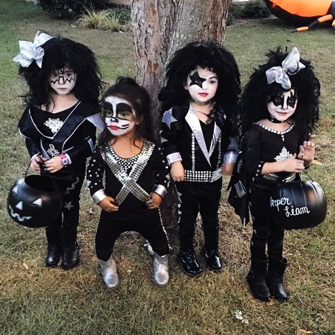 Rock Band Costumes Halloween, Kiss Band Costume, Rock Band Costumes, Kiss Halloween Costumes, Rocker Costume, Banda Kiss, Kiss Costume, Kiss Dress, Baby Kostüm