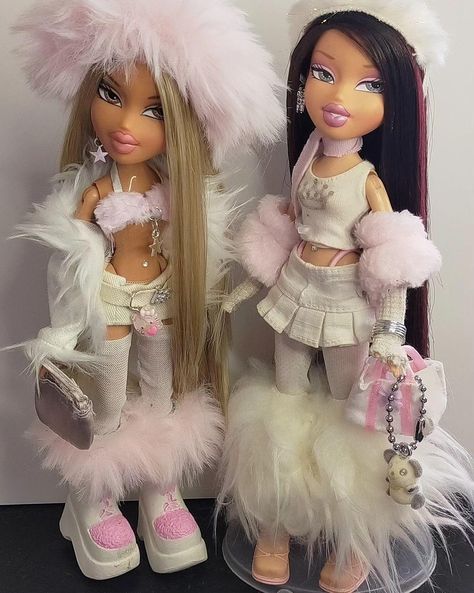 Magical Hair, Bratz Doll Outfits, Y2k Bratz, Brat Doll, Bratz Girls, Bratz Inspired Outfits, Barbie Outfits, Doll Aesthetic, 2000s Fashion Outfits