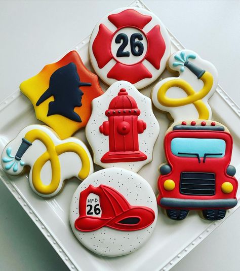 Kelly Watts on Instagram: “Happy 26th birthday to this volunteer fireman in our town!👨‍🚒🔥🚒#sweetdreamsdesignercookies #decoratedcookies #cookiesofinstagram…” Firetruck Cookies Decorated, Fire Cookies Decorated, Fire Truck Birthday Cookies, Fireman Cookies, Firefighter Birthday Cakes, Firefighter Cookie, Frosting Cookies, Fire Fighter Cake, Royal Frosting