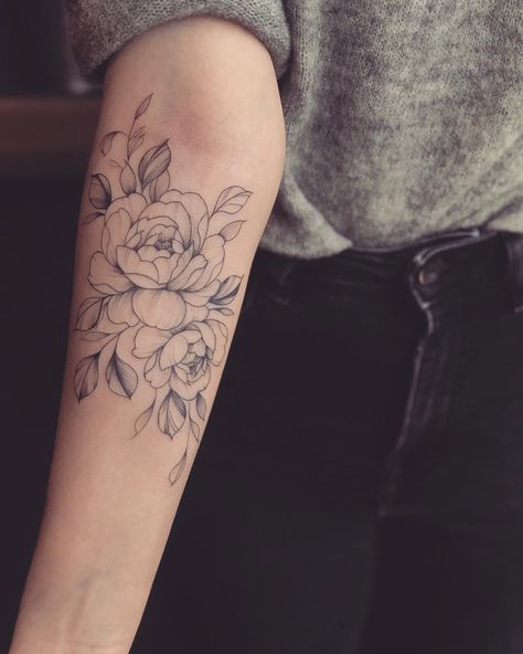 Black Flowers Tattoo, Henne Tattoo, Muster Tattoos, Flower Tattoo Arm, Floral Tattoo Design, 문신 디자인, Flower Tattoo Designs, Trendy Tattoos, Tattoo Designs For Women