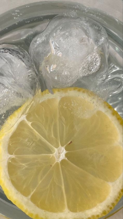 Iced Water Aesthetic, Lemon Drink Aesthetic, Lemon Water Aesthetic, Health Era, Ice Aesthetic, Pouring Water, Water Lemon, Lemon Drink, Water Aesthetic