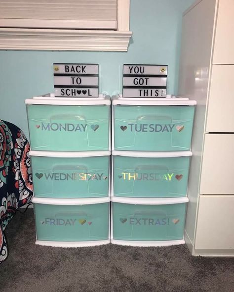 School clothes weekly organizer Days Of The Week Clothes Organizer, Weekly Outfit Organizer, Weekly Clothes Organizer, School Clothes Organization, Kids School Organization, Kids School Clothes, Kids Closet Storage, House Management, Small Closet Storage