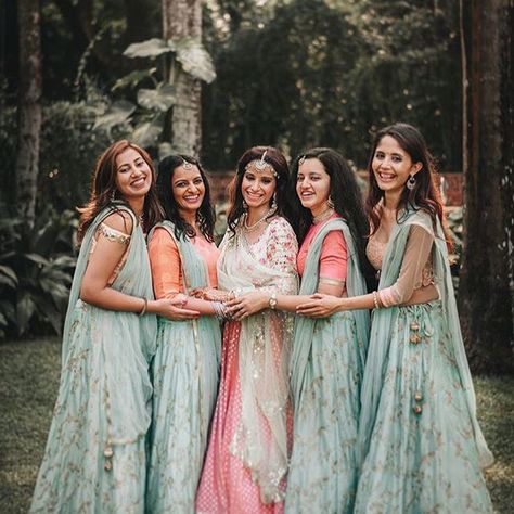 Such a bliss to have this beautiful picture with a Bridal Shower Indian, Aqua Bridesmaid Dresses, Indian Wedding Bridesmaids, Bridesmaid Poses, Bridesmaid Photoshoot, Sisters Photoshoot Poses, Indian Wedding Poses, Bride Photos Poses, Indian Bridesmaids