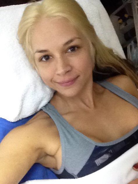 Sarah Vandella Sarah Vandella In The Hospital, Sarah Smiles, Tire Pictures, Video Call With Boyfriend Screen Photo, Scammer Pictures, Screen Photo, Today Pictures, Film Actress, Video Call