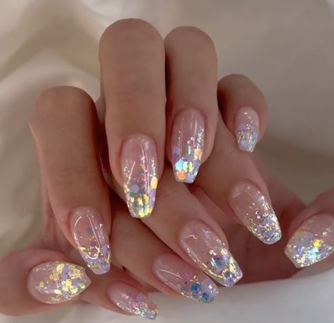 Clear Nails With Art, Encapsulated Nails White, Chunky Silver Glitter Nails, Gem Inspired Nails, 3d Glitter Nails, Glitter Crome Nails, Irredescent Glitter Nails, Iridescent Rhinestone Nails, Glitter Vacation Nails