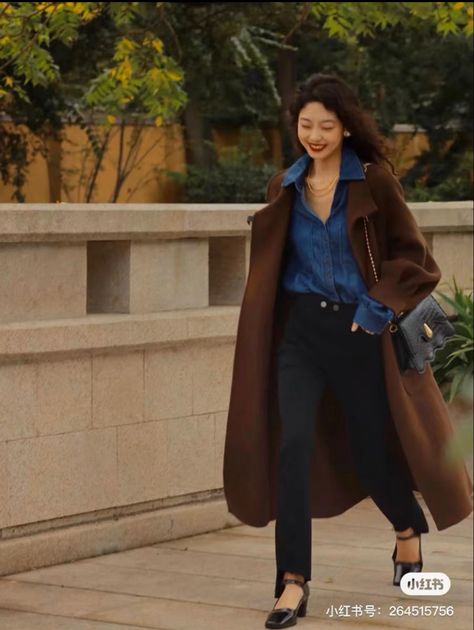 Short Brown Coat Outfit, Dark Brown Outfit Aesthetic, Brown Long Jacket Outfit, Dark Brown Coat Outfit Winter, Brown Office Outfit, Dark Brown Coat Outfit, Korean Outfits Winter, Cloth Study, Long Jacket Outfit