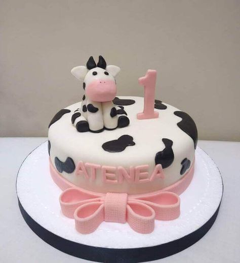 35 Cow Cake Design (Cake Idea) - March 2020 Cute Cow Birthday Cakes, Cow Themed Birthday Cake, Farm Baby Birthday, Cow Birthday Cake Ideas, Simple Cow Cake, Cow Cakes Birthday Girl, Pink Cow Cake 1st Birthdays, Easy Cow Birthday Cake, Cow Cake Ideas