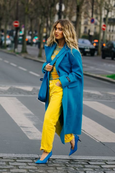 2022 Street Style, Pfw Street Style, Color Combos Outfit, London Fashion Weeks, Color Blocking Outfits, Color Combinations For Clothes, Paris Fashion Week Street Style, Street Style Winter, Street Style Paris