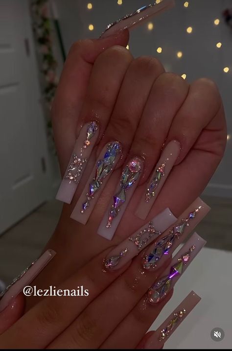 Pink And Gold Nails Acrylic Long, Long Nail Designs Gems, Long Crystal Nails, Rose Gold Quince Nails Long, Long Pink Acrylic Nails With Rhinestones, Acrylic Nails Diamonds Rhinestones, Diamond Acrylic Nails Rhinestones, Long Glam Nails, Bling Acrylic Nails Rhinestones Sparkle