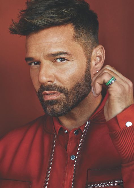 Ricky Martin to Headline LA Pride in the Park 2024 – LA Pride Splat Hair Color, Kristen Stewart Hair, Pretty Ricky, Allison Janney, Latin Artists, Orange Theory Workout, Kristen Wiig, Carol Burnett, Laura Dern