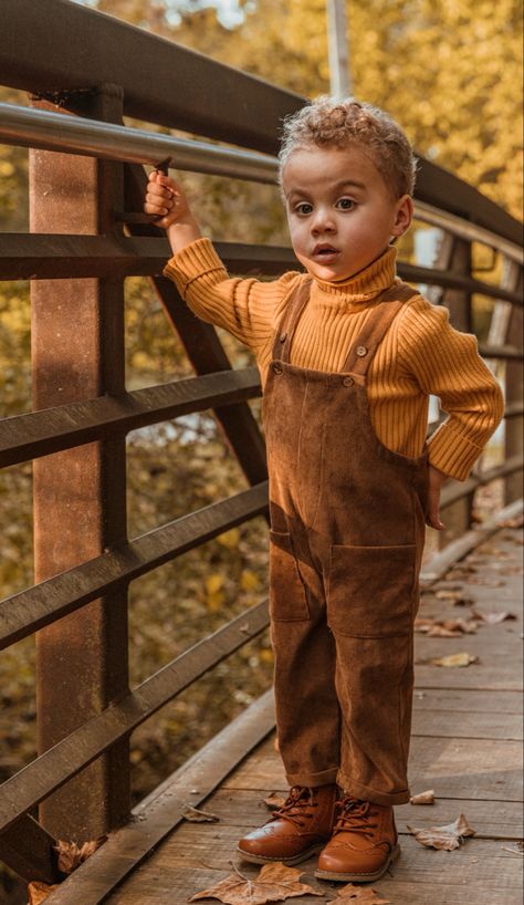 Fall Photo Ideas Fall Family Photos With Toddler Boy, Fall Kid Picture Ideas, Fall Pictures Kids, Fall Photo Ideas, Kids Falling, Children Pictures, Toddler Photoshoot, Fall Photography, Fall Photo