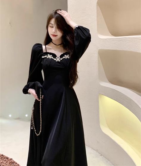 Korean Dress Party Night Long, Korean Dress Party Night, Party Wear Gowns, Bombshell Dress, Classy Gowns, Velvet Dress Designs, Sheer Wedding Dress, Dress Party Night, Modesty Fashion