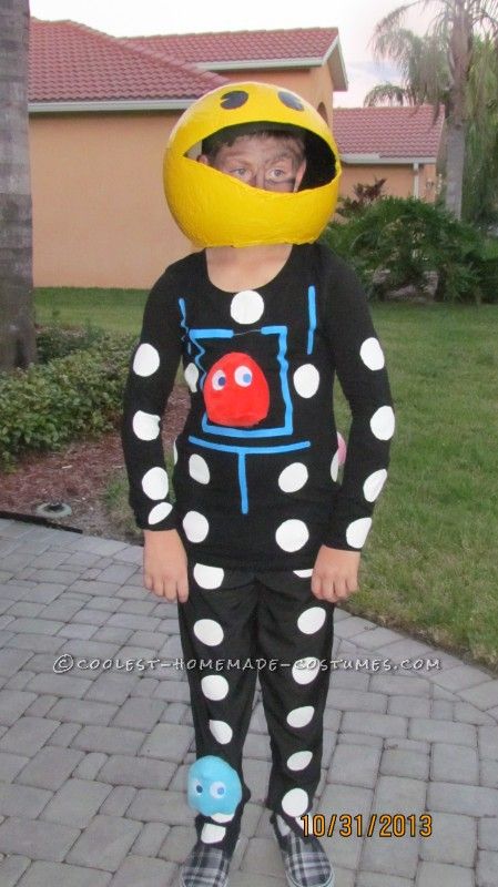 Inexpensive Homemade Pac Man Costume Diy Pacman Costume, Home Made Halloween Costumes, Pacman Costume, Pac Man Costume, Homecoming Floats, Homemade Costumes, Halloween Costume Contest, Halloween 2015, Man Party