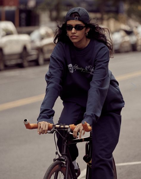 Check Outfit, Girl Streetwear, Fixie Bike, Berlin Fashion, Girl Attitude, Sporty And Rich, 가을 패션, Casual Pullover, Look Cool