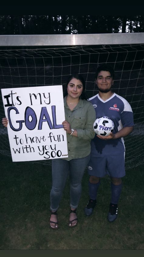 Soccer Theme Hoco Proposal, Soccer Themed Prom Proposals, Soccer Themed Hoco Proposals, Homecoming Proposal Ideas Soccer, Soccer Homecoming Proposals, Football Proposal, Soccer Bf, Girl Ask Guy, Asking To Homecoming