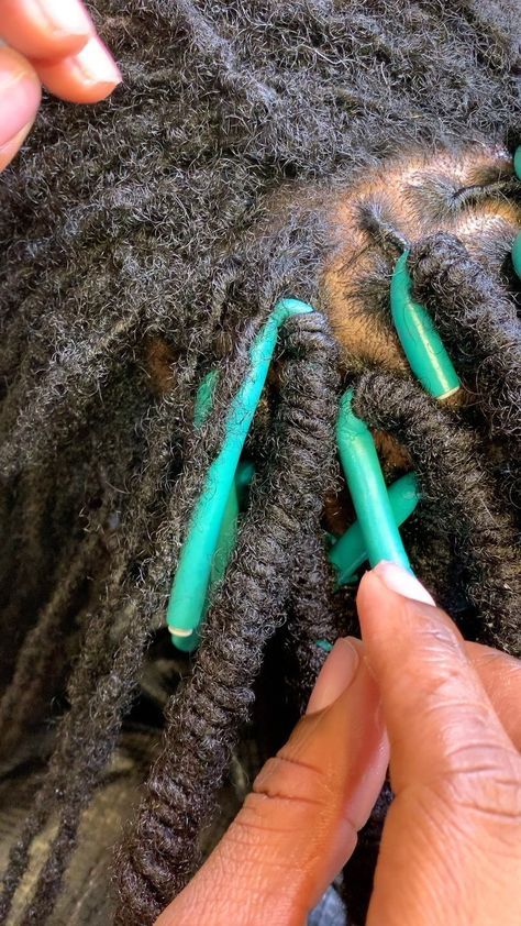 DMV Pro. Loctician Pstyles on Instagram: “How to do loc curls using flexi rods by @pstyles3 . You want a clean retwist and shine like this???? I always finish my styles with my…” Flexi Rods On Locs, Rods On Locs, Loc Curls, Rod Curls, Flexi Rod Curls, Curling Rods, Flexi Rods, Loc Hairstyles, Spiral Curls