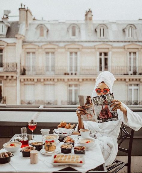 breakfast views Paris. Perfect lazy weekend morning. Sunday morning in a robe on the balcony eating brunch. Paris Balcony, Minimal Classic, Oui Oui, A Magazine, Mode Inspo, Travel Goals, Vogue Paris, Luxury Life, Parisian Style