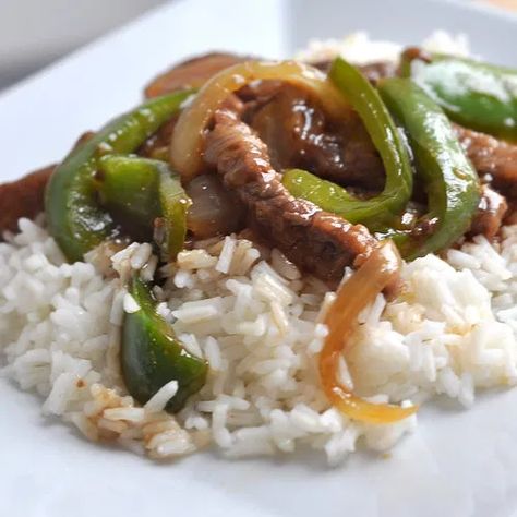 Green Pepper Steak, Peper Steak, Pepper Steak And Rice, Beef Pepper Steak, Steak And Rice, Pepper Steak Recipe, Greek Seasoning, Cooked Rice, Pepper Steak