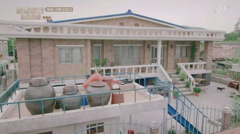 — reply 1988 Reply 1988 House, Reply 1988, Modern Small House Design, Room Makeover Bedroom, Architecture Exterior, Home Design Decor, School Architecture, Filming Locations, Small House Design