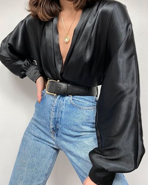 XX YOU'RE MADE OF STARDUST GIRL XX on We Heart It Blouse Outfit, Boho Casual, Petite Fashion, Mode Inspiration, Aesthetic Outfits, Black Outfit, Outfits Casuales, Black Blouse, Instagram Fashion