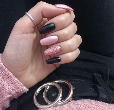 Black And Baby Pink Nails, Baby Pink And Black Nails, Black Pink Nails, Pink Nails Ideas, 2022 Nails, Baby Pink Nails, Ballerina Nails, Rose Pastel, Black Christmas