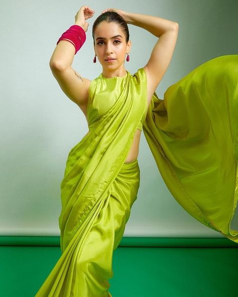 Ekaya (@ekayabanaras) • Instagram photos and videos Lime Green Saree, Green Silk Saree, Sanya Malhotra, Green Saree, Sanya, Spring Summer 2023, 2023 Collection, Green Silk, Ahmedabad