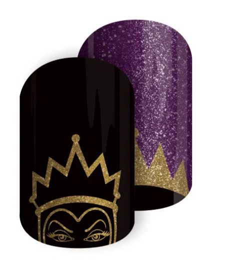 Evil Queen Nails, Disney Inspired Makeup, Baby Shadow Box, Disney Evil Queen, Disney Nail, Evil Disney, Shellac Manicure, Queen Nails, Nail Art Studio