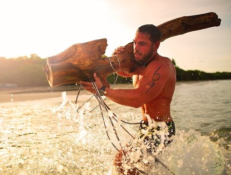 What happened when I swam 10K with a 100lb tree - Men's Health Ross Edgley, Target Workout, Recovery Workout, Fitness Experts, Men's Health, Training Plan, Fitness Trainer, Mens Health, Injury Prevention