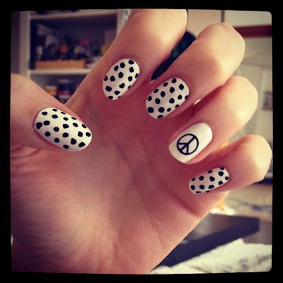 Peace Sign Nail Art, Peace Nails Designs, Peace Sign Nails, Peace Nails, Mens Nails, Christmas Nail Art Designs, Nail Time, Christmas Nail Art, I Love Nails