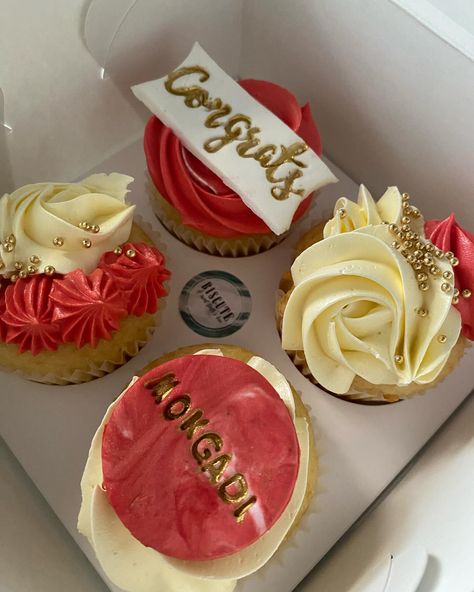 CONGRATULATIONS CUPCAKES ❤️🤍 #food #cupcake #graduation #cake #tasty #vaal #vanderbijlpark #vaaltiktok #redcupcakes #soh #congrats #congratulations #vereeniging Congratulations Cupcakes, Cupcake Graduation, Red Cupcakes, Graduation Cake, Cupcake, Cake, Quick Saves