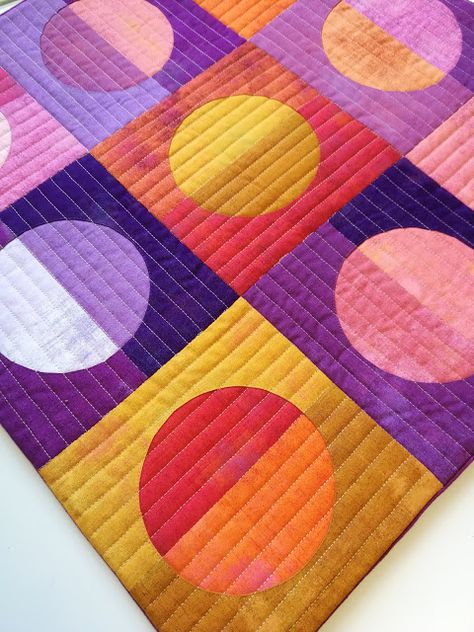 Circle Quilts Modern, Circle Quilting Designs, Circle Quilt Blocks, Drunkards Path Quilting Designs, Circle Quilts Patterns Ideas, Quilt Applique Patterns, Applique Circles, Quilt Shapes, Quilt Circles