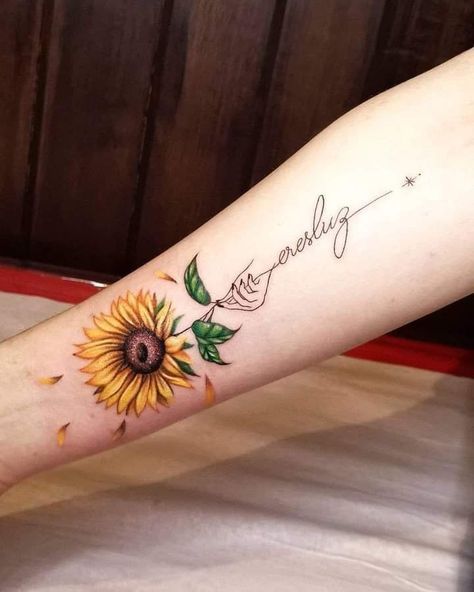 Flower Tato, Small Tattoo Stencils, Finger Tattoo Minimalist, Female Sleeve Tattoo, Tato Design, Sunflower Tattoo Shoulder, Line Tattoo Ideas, Bestie Tattoo, Aries Tattoo