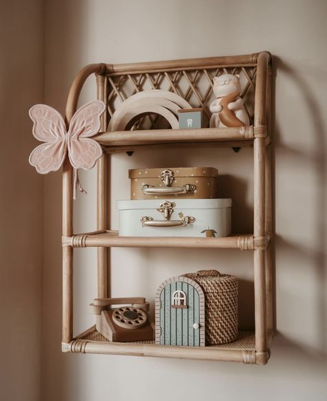 Rattan Baby Nursery, Small Bedroom Bunk Bed, Vintage Toddler Rooms, Home Magic, Kids Room Ideas, Vintage Kids Room, Shared Girls Room, Nursery Room Design, Baby Room Inspiration