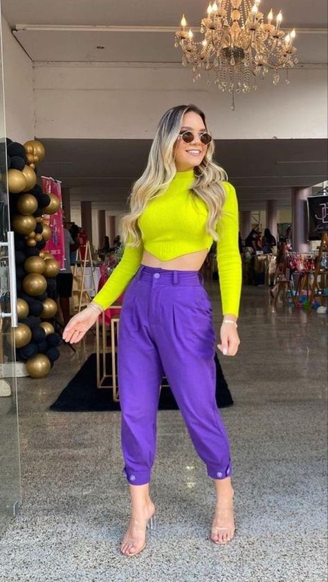 Ropa Color Neon, Outfit Color Combos, Bright Colored Outfits, Colour Combinations Fashion, Color Combos Outfit, Traditional Blouse Designs, Color Blocking Outfits, Outfit 2022, Neon Outfits