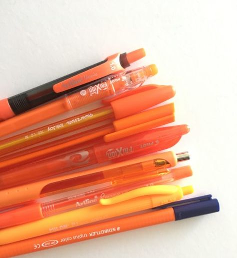 Orange Color Code, Expensive Pens, Best Planner, Bic Pens, Pen Brands, Cool School Supplies, Planner Pens, Coloring Supplies, Cute Pens