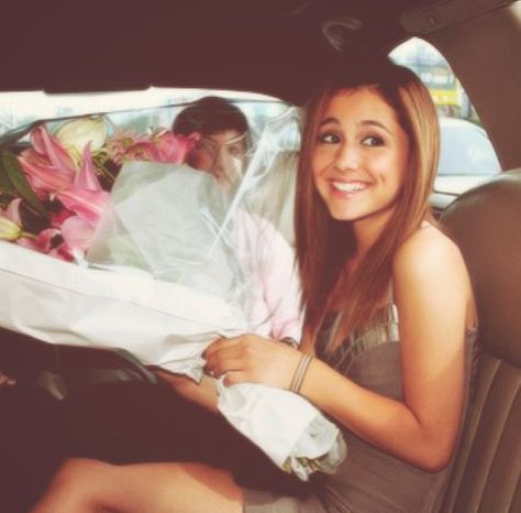 Beauty Fashion, Ariana Grande, We Heart It, Fashion Photography, Wallpapers, Flowers, Photography, Travel, Beauty