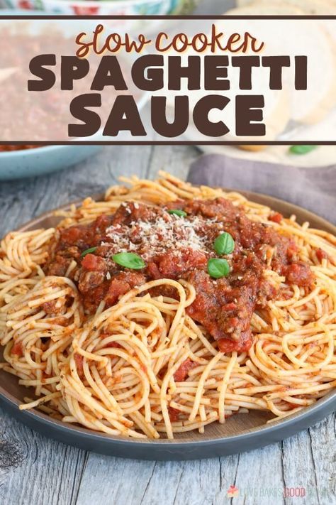 Slow Cooker Spaghetti Sauce that is as easy as throwing everything into your slow cooker. Economical and great for busy weeknights. Chunky Spaghetti Sauce, Spaghetti Sauces, Crockpot Spaghetti Sauce, Spaghetti Night, Slow Cooker Spaghetti Sauce, Crockpot Spaghetti, Slow Cooker Spaghetti, Spaghetti Sauce Recipe, Pasta Pasta