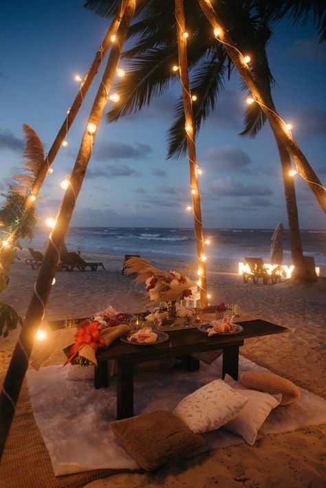 Photography Ideas Wedding, Couples Style, Punta Cana Resort, Beach Dinner, Punta Cana Wedding, Romantic Surprise, Honey Moon, Elegant Couple, Couples Portraits