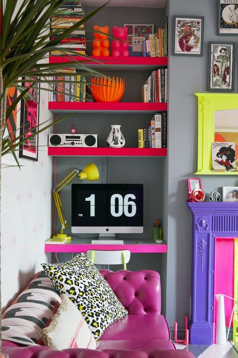 Pop Art Office, Pop Art Bedroom, Pop Art Home Decor, Colorful Apartment, Deco Studio, Funky Home Decor, Colourful Living Room, Quirky Home Decor, Eclectic Home