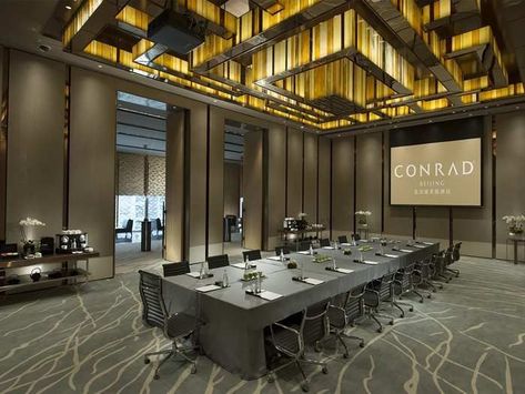 Location Inspiration - Conference Room (Budget Meeting) Meeting Room Hotel, Hotel Conference Rooms, Conference Room Design, Auditorium Design, Meeting Hall, Meeting Room Design, Hotel Ballroom, Hotel Meeting, Office Meeting Room