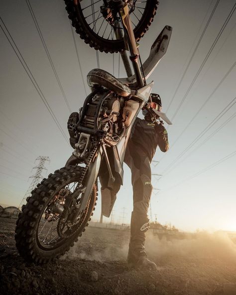 Dirtbike Photo Shoot, Sahara Photoshoot, Motocross Photoshoot, Dirt Bike Photoshoot, Aaron Brimhall, Motocross Photography, Motorbike Photos, Biker Photography, Motocross Love