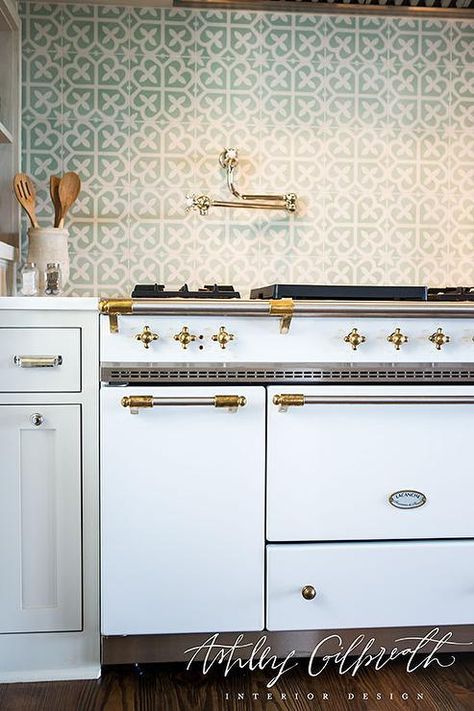 A simple, non digital white Lacanche stove is just a workhorse that looks elegant while it does its job. Modern Farmhouse Kitchen Backsplash, Ashley Gilbreath Interiors, Farmhouse Kitchen Backsplash Ideas, Farmhouse Kitchen Backsplash, Southern Farmhouse, Decoration Shabby, Farmhouse Kitchen Design, Smitten Kitchen, Kitchen Hoods