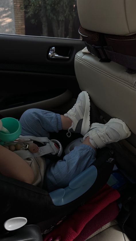 Car Seat Aesthetic, Cole Sprouse Aesthetic, Teen Pregnancy, Mommy Goals, Photographie Inspo, Baby Boy Photos, Baby Mama, Family Goals, Future Baby