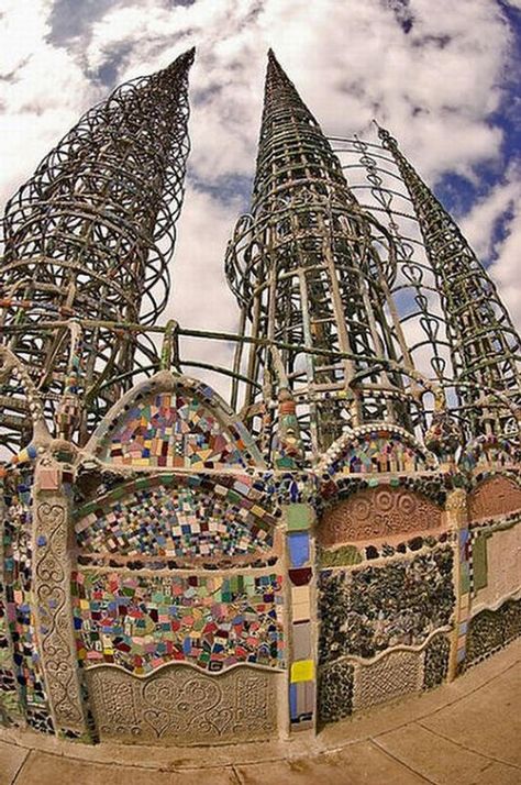 nice Watts Towers, Los Angles, Roadside Attractions, City Of Angels, California Dreaming, Naive Art, Outsider Art, Public Art, Eiffel Tower Inside