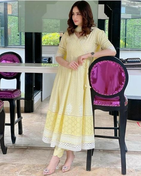 Summer collection #party wear#yellow #cool#beautifil chickenkari dress👗 Ansab Jahangir, Sana Javed, Primrose Yellow, Gaun Fashion, Casual Indian Fashion, Pakistani Dresses Casual, Pakistani Fashion Party Wear, Salwar Kamiz, Traditional Indian Outfits